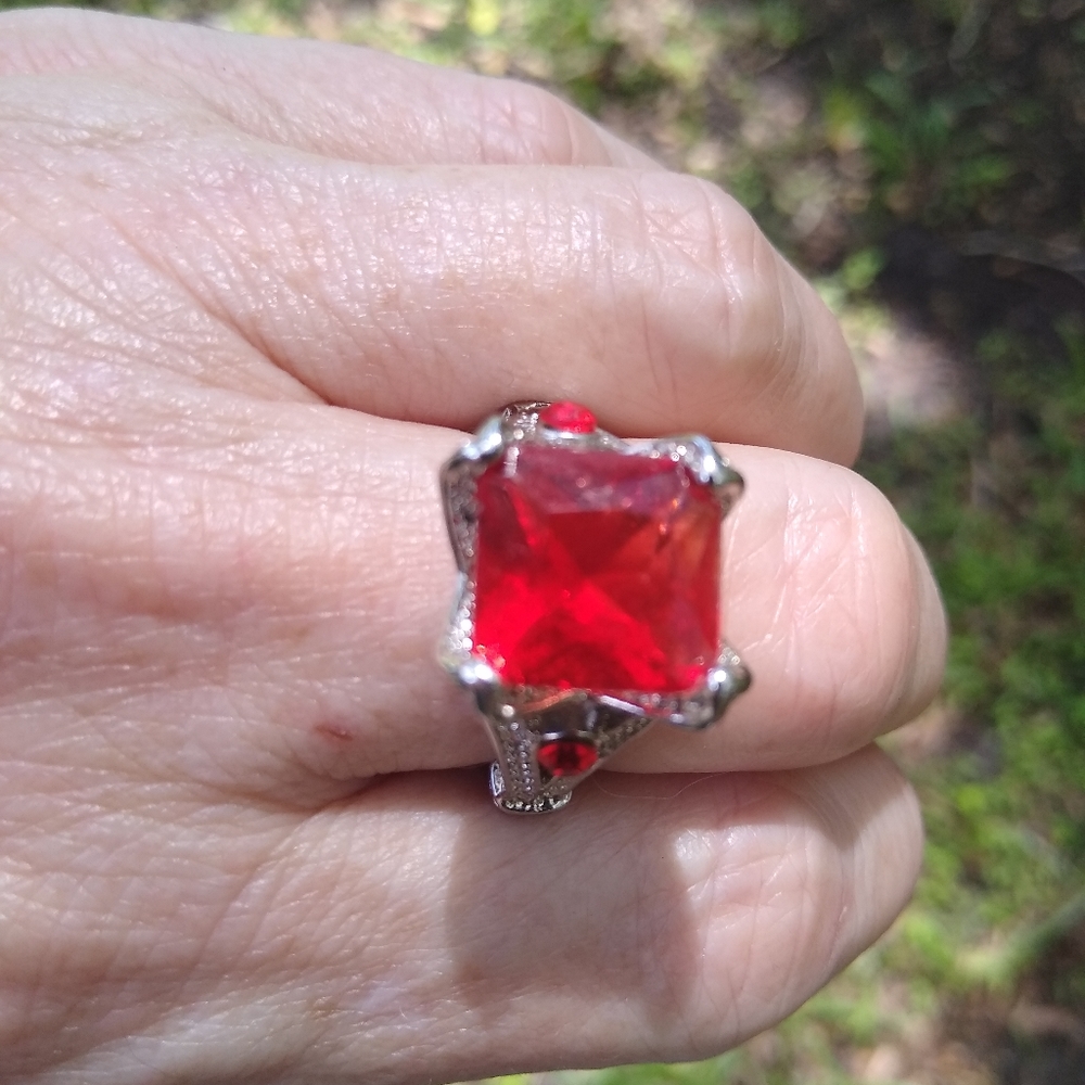 Carmine Ring